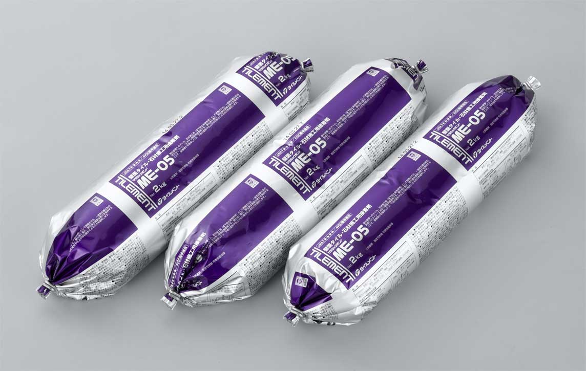 タイルメント 壁面タイル・石材施工用接着剤 ME-05-2kg(フィルムパック)(9本入り/ケース)