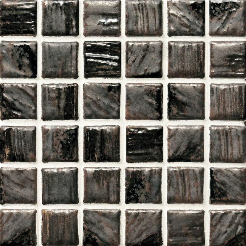 モザイクアート風の鏡細工 タイトル：縁-Trance サイズ ：H295×W280×D350cm 素 材：角砂糖